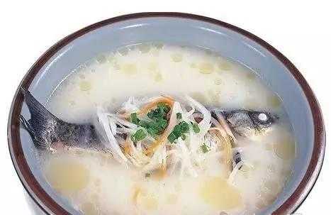 生姜濃魚湯（生姜鯽魚湯的功效與作用）